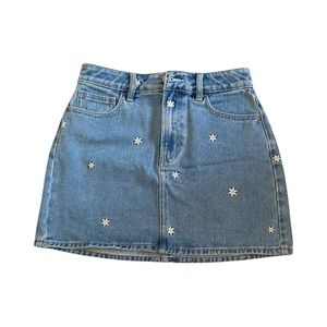 Demin daisy embroidered skirt